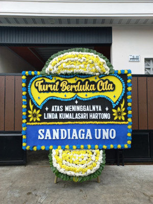 Papan Bunga Duka di Kemenangan Tani